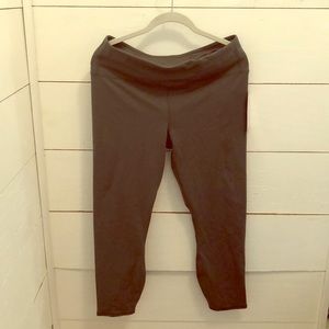 NWT🎉 Active Life Capri Leggings